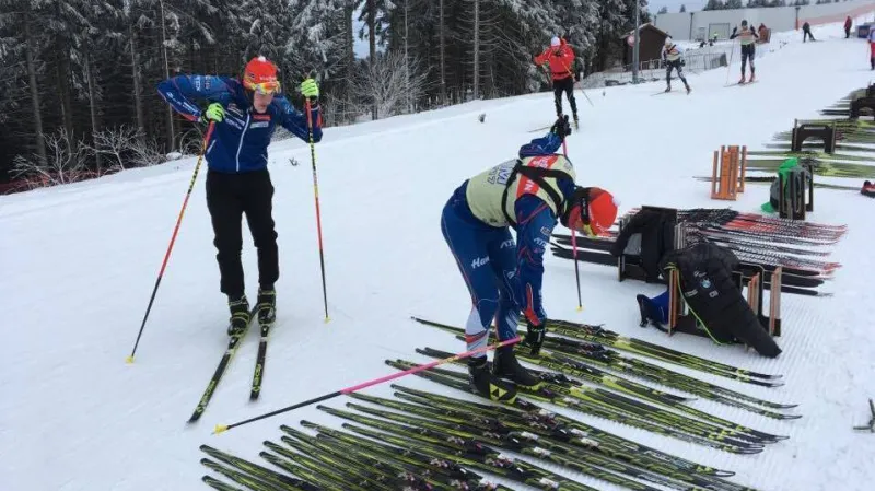Český servis připravuje lyže pro závod