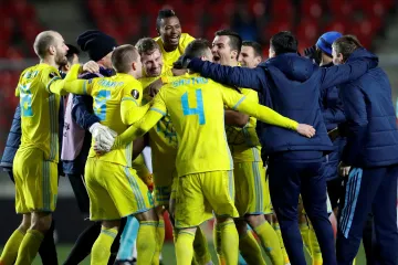 Slavící fotbalisté Astany