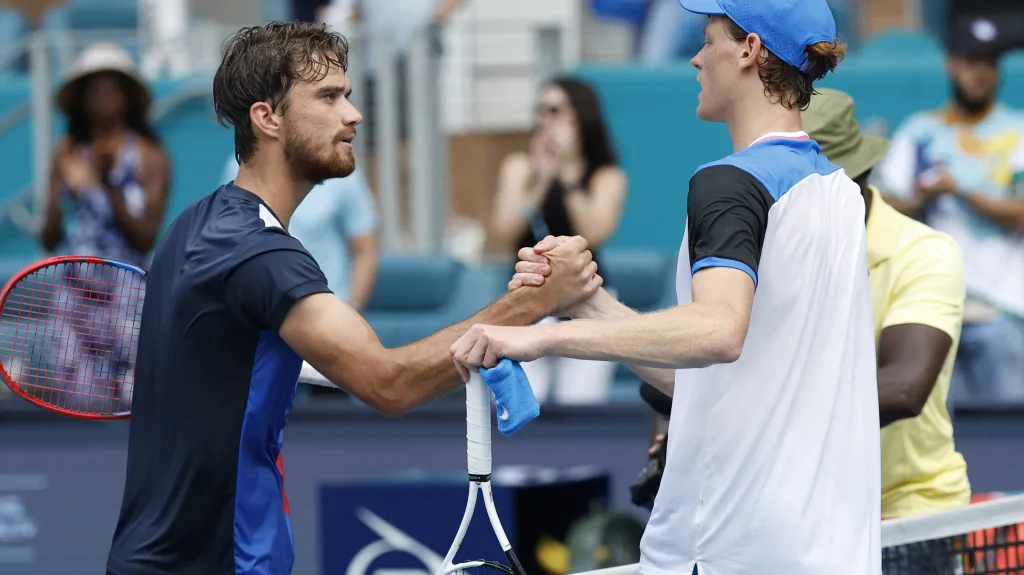 Tomáš Macháč a Jannik Sinner