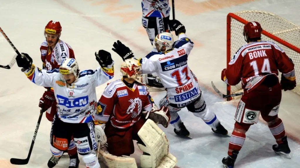 Utkání Pardubice - Třinec