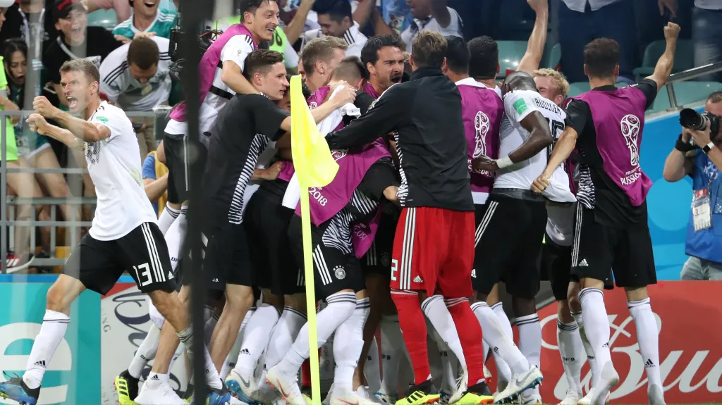 Slavící fotbalisté Německa