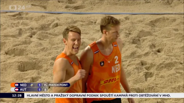 Domácí Luini a Varenhorst jsou v osmifinále