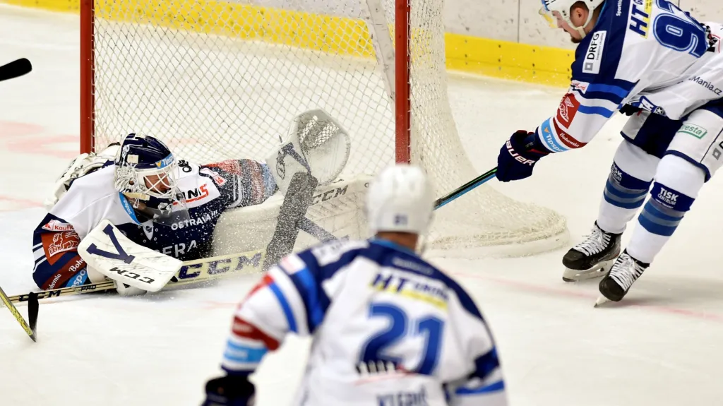 Miroslav Svoboda zasahuje proti brněnskému Petru Holíkovi