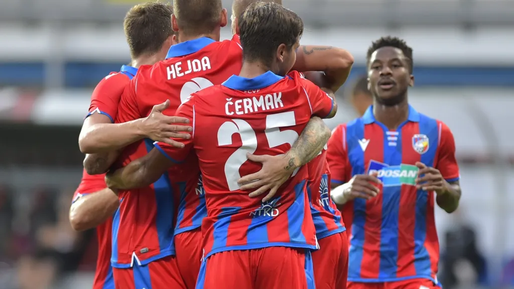 Slavící fotbalisté Plzně