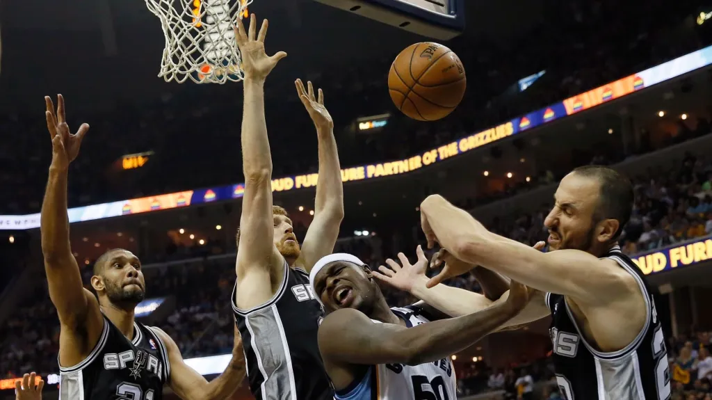 Utkání Memphis - San Antonio