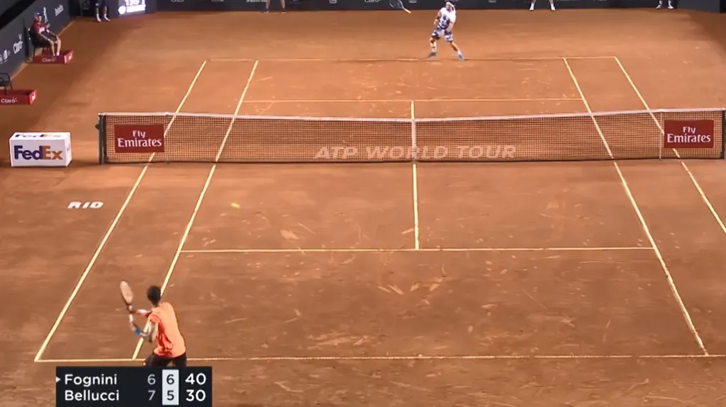 Fabio Fognini chytá svou raketu