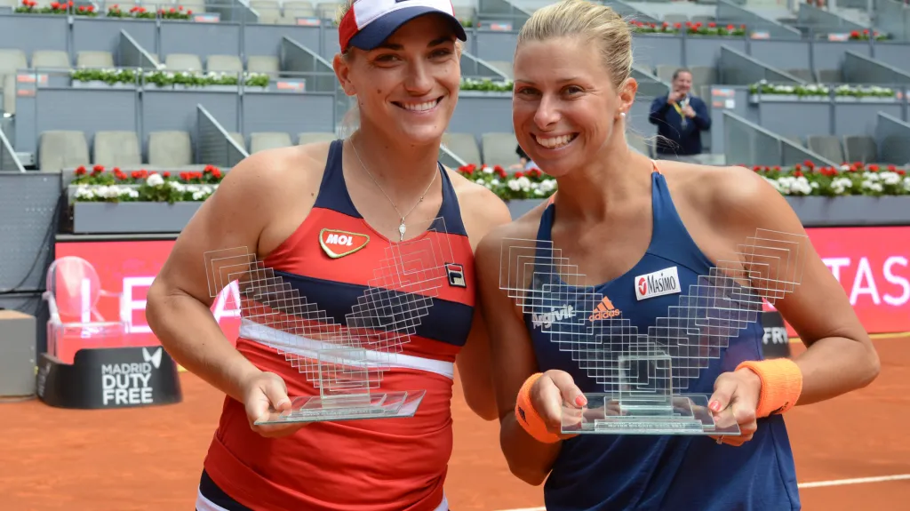 Timea Babosová a Andrea Hlaváčková