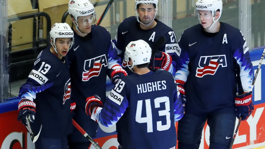 Američané slaví vstřelenou branku 