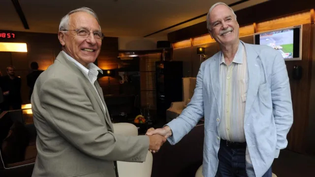 Cleese si zahrál v kampani ČOV