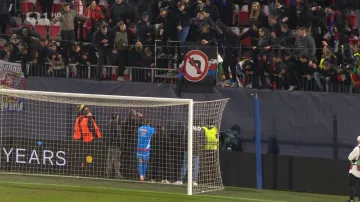 Fotbalisté vynechali děkovačku. Přišli o prémie a Souček o kapitánskou pásku