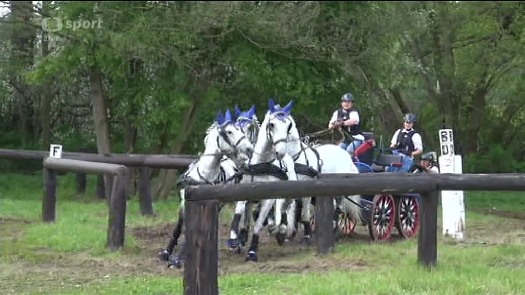 V terénním maratonu v Kladrubech opět bodovala rodina Nesvačilů