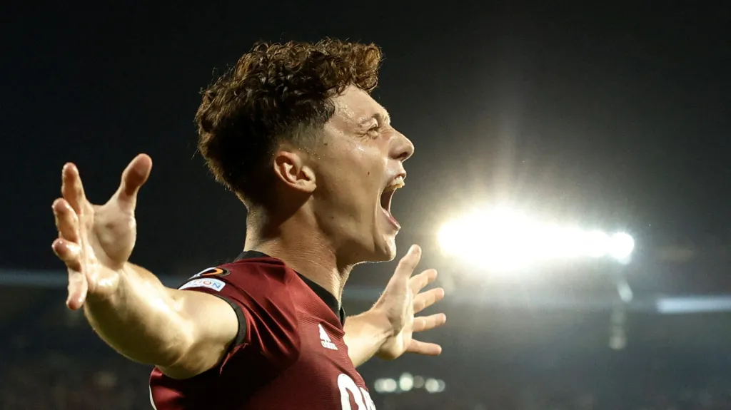 Ladislav Krejčí v zápase Sparty s Arisem Limassol