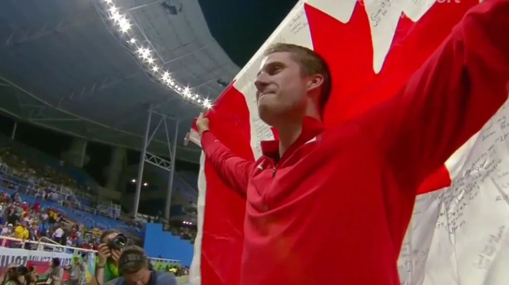 Mezi výškaři se ze zlaté medaile radoval Kanaďan Drouin