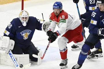 Tomáš Hertl před finskou brankou