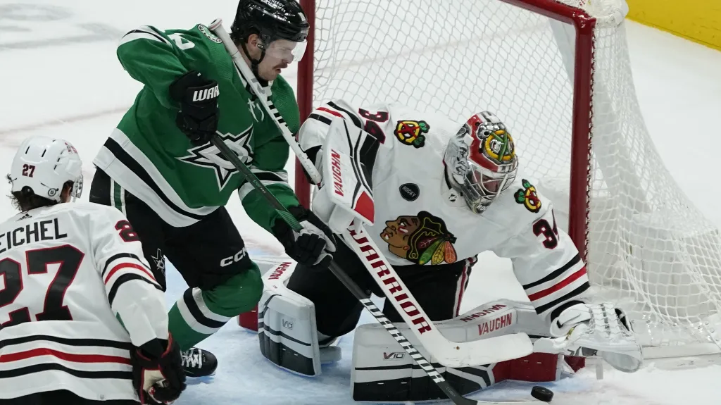 Petr Mrázek v utkání proti Dallas Stars