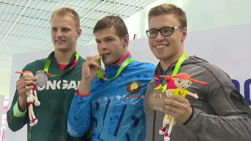 První českou medaili na Světových hrách vybojoval plavec Jarolím