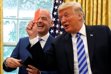 Donald Trump s Giannim Infantinem v Bílém domě