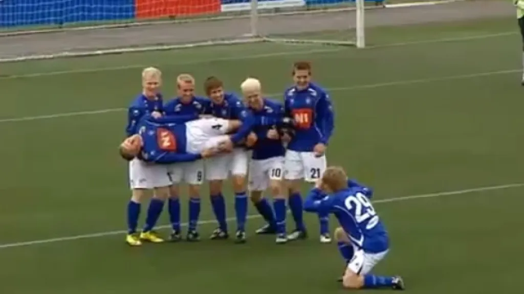 Gólová oslava hráčů FC Stjarnan