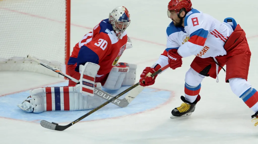 Michal Neuvirth proti Alexandru Ovečkinovi