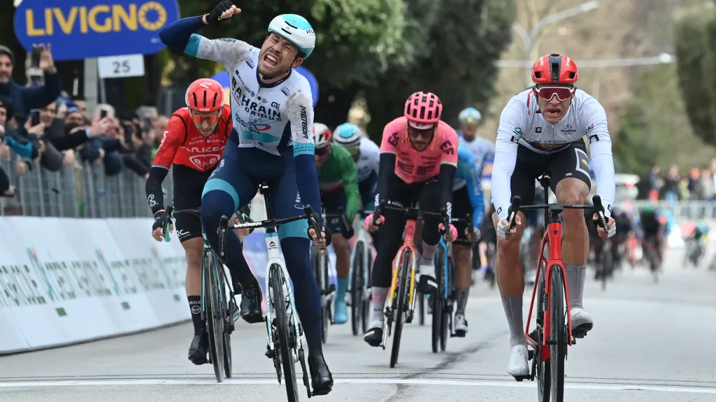 Phil Bauhaus poráží v cíli 3. etapy Tirrena-Adriatica domácího Jonathana Milana