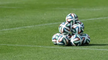 Míče mají hrubší povrch, než by se na první pohled mohlo zdát