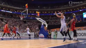 Peterkova klíčová trojka 21 sekund před koncem duelu s Nizozemskem