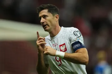 Polák Robert Lewandowski oslavuje gól