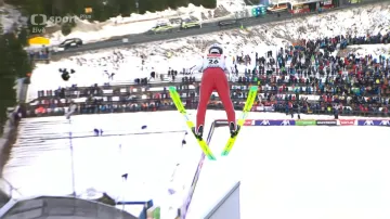 Skoky Konvalinky a Vytrvala v Oberhofu