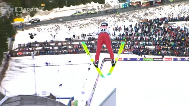 Skoky Konvalinky a Vytrvala v Oberhofu