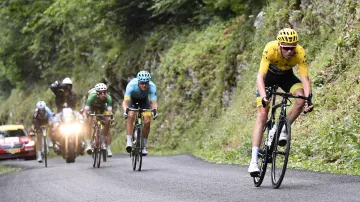 Chris Froome (vpravo) obsadil v 9. etapě TdF třetí místo