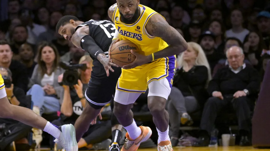 LeBron James v utkání s LA Clippers