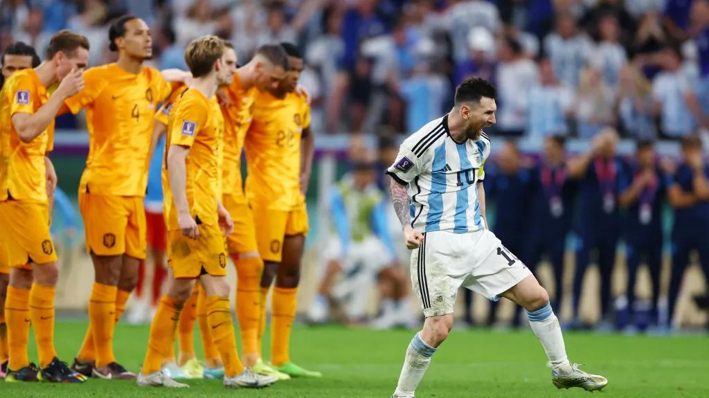 Argentinec Lionel Messi se raduje během penaltového rozstřelu