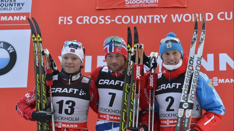 Tři nejlepší ve sprintu - Northug (uprostřed), nalevo Erik Brandsdal, napravo Nikita Krjukov