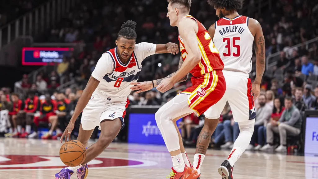 Vít Krejčí (uprostřed)