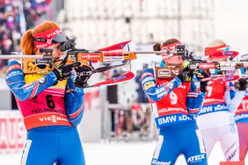 Gabriela Soukalová a Veronika Vítková na střelnici