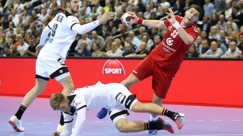 Němci v poklidu přehráli Srby, Dány táhl proti Norům Hansen