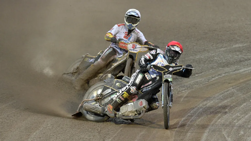 Zlatá přilba 2014 (Jurica Pavlic v pozadí)