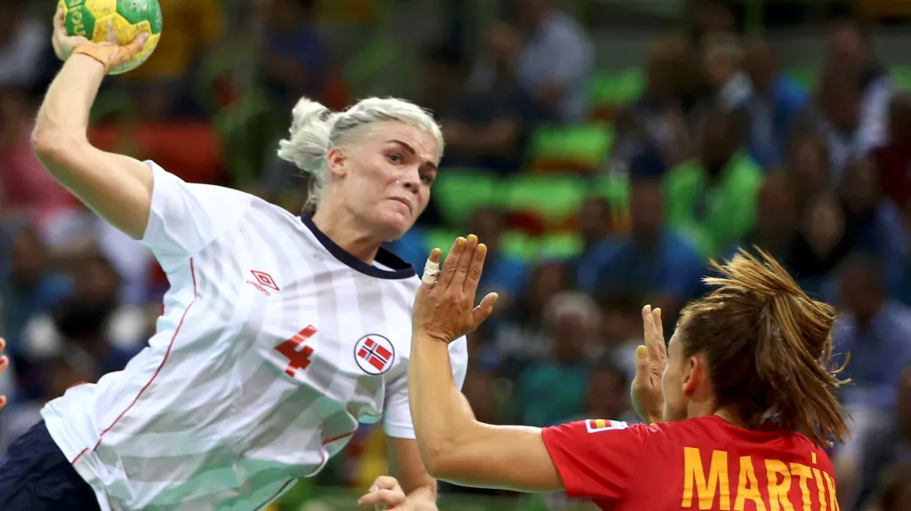 Dánský útok v zápase se Španělkami