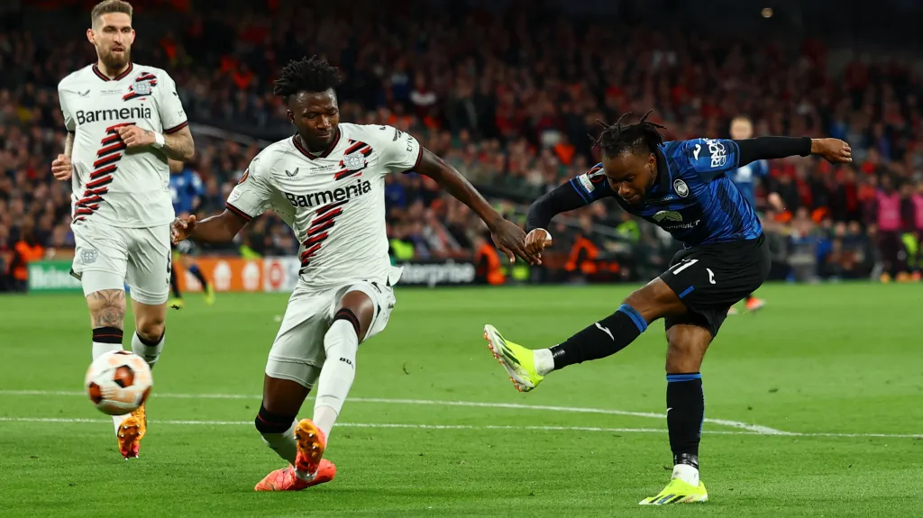 Lookman dává třetí gól Bergama ve finále EL s Leverkusenem 