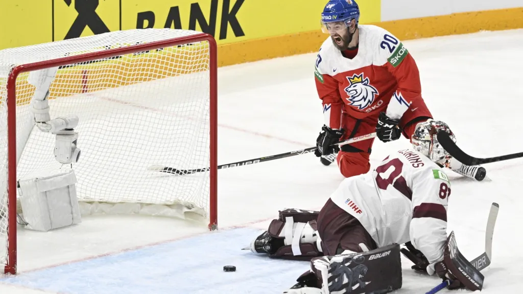 Hynek Zohorna se raduje z gólu na mistrovství světa