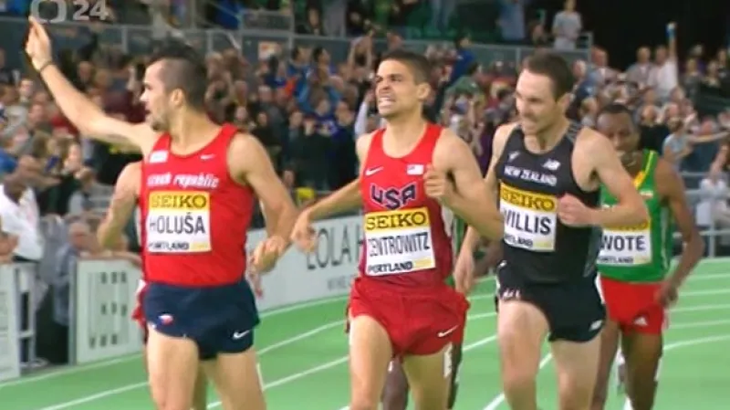 Holuša díky skvělému finiši vyhrál stříbro na 1500 metrů