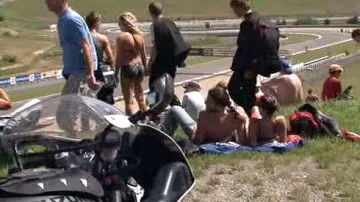 Diváci u Masarykova okruhu