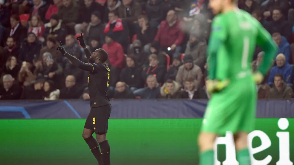 Romelu Lukaku z Interu slaví gól v síti Slavie