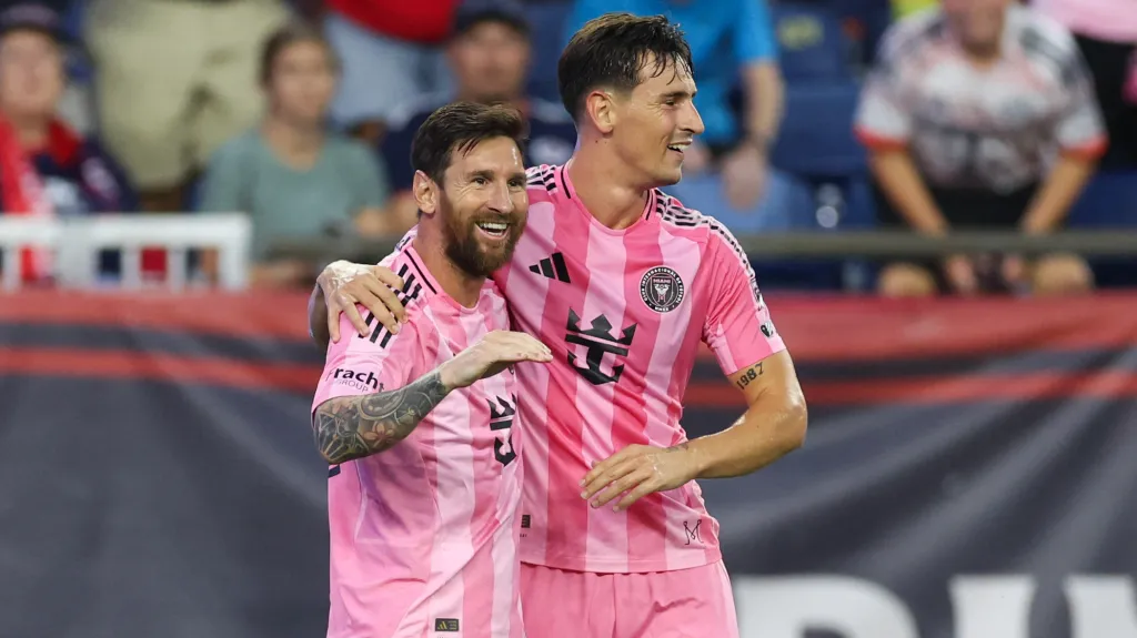 Lionel Messi slaví gól proti New England Revolution