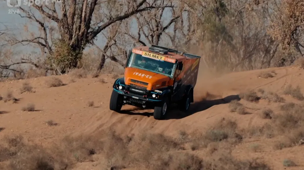 Macík vládne kategorii kamionů na Marocké rallye