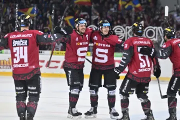 Hokejisté Sparty slaví