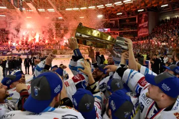 Hokejisté Brna slaví vítězství v extralize