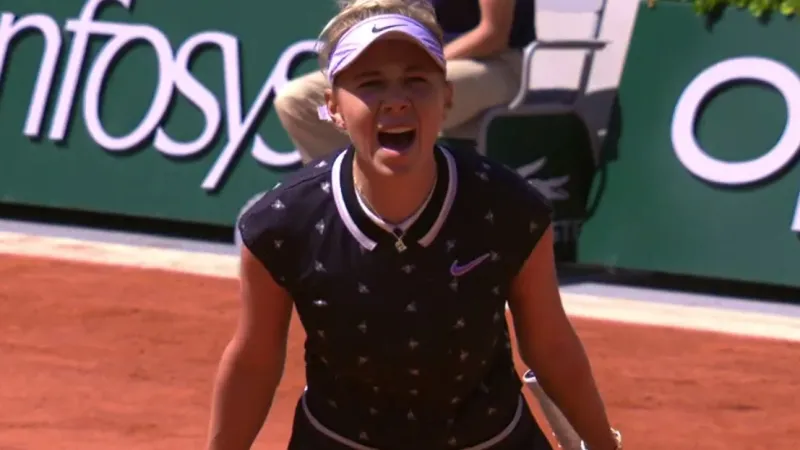 Anisimovová zaskočila světovou trojku Halepovou, v mužích jde dál Djokovič i Thiem