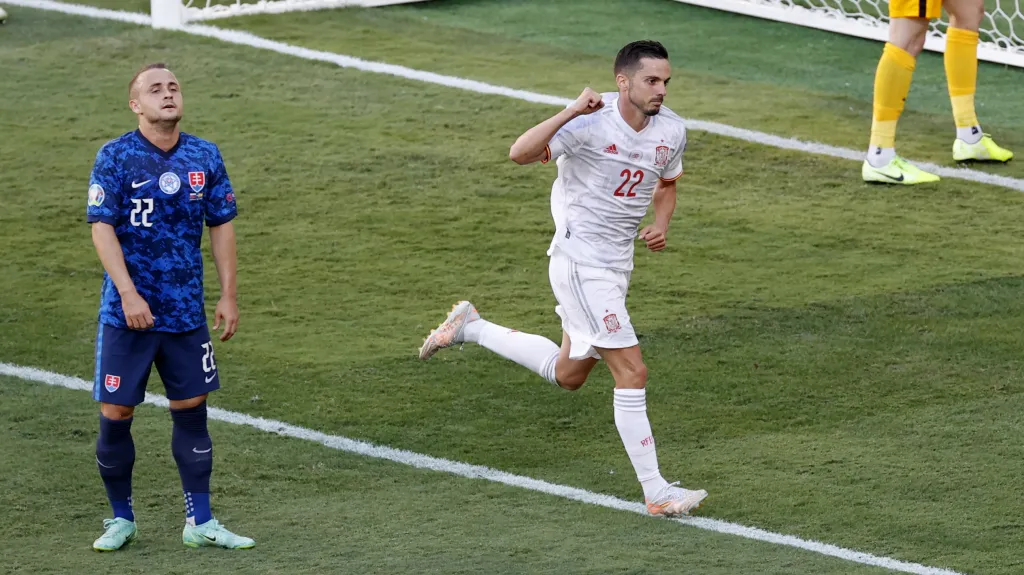 Pablo Sarabia slaví gól ve slovenské síti