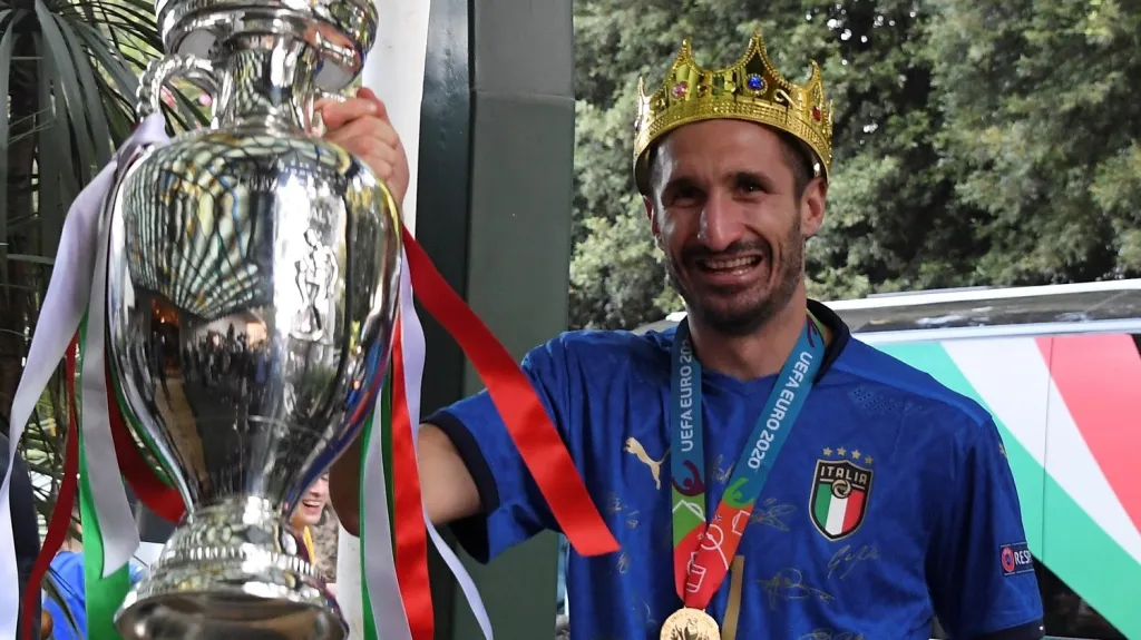 Kapitán italských mistrů Evropy Giorgio Chiellini